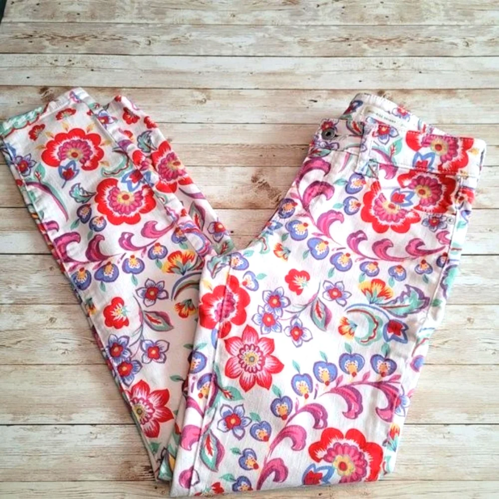 Anthropologie Pilcro Mid-Rise Skinny Jeans | Anthropologie Jeans | Floral Jeans